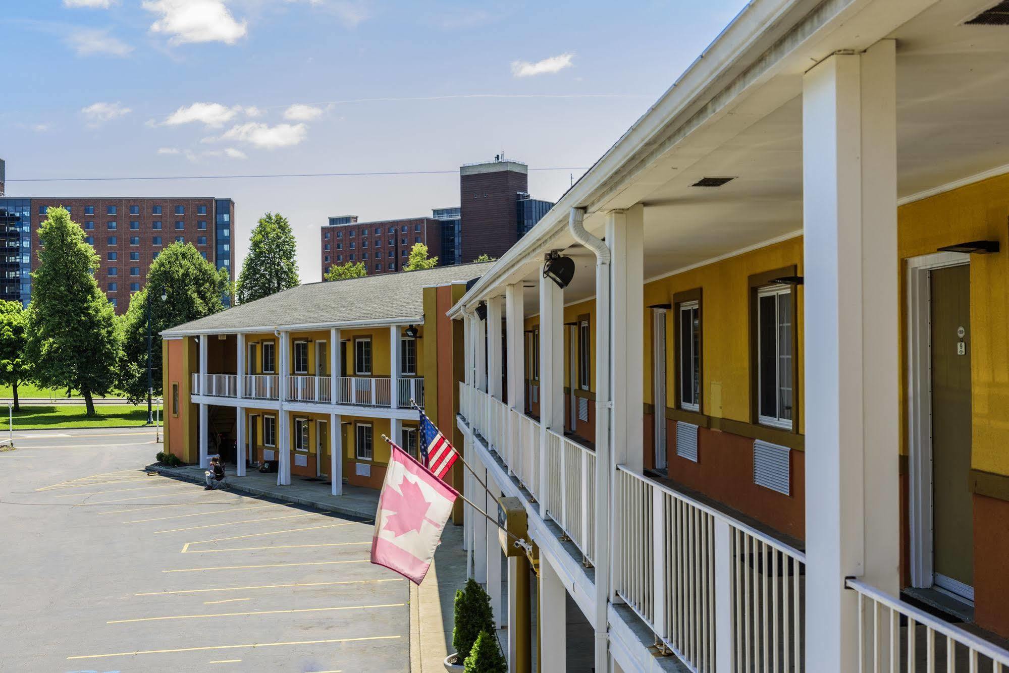 University Manor Inn 버펄로 외부 사진